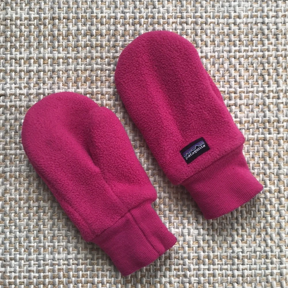 Patagonia Fleece Mittens (size 18m-3T)